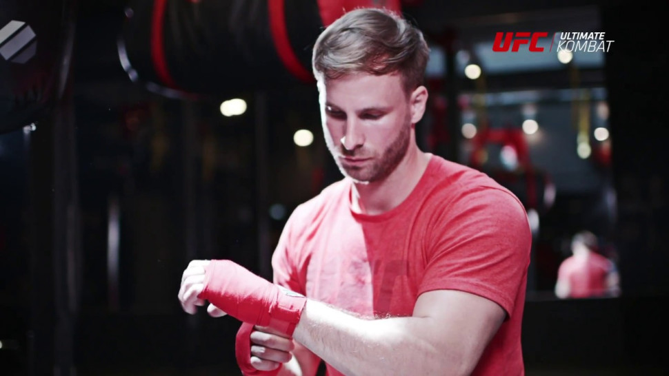 UFC Бинт боксерский 4,5 м красный
